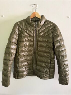 GAP Olive Lightweight Quilted Puffer Jacket - Women
